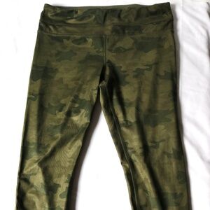 LULULEMON Camo Inspire Crop II Green Running Training Workout Size 6